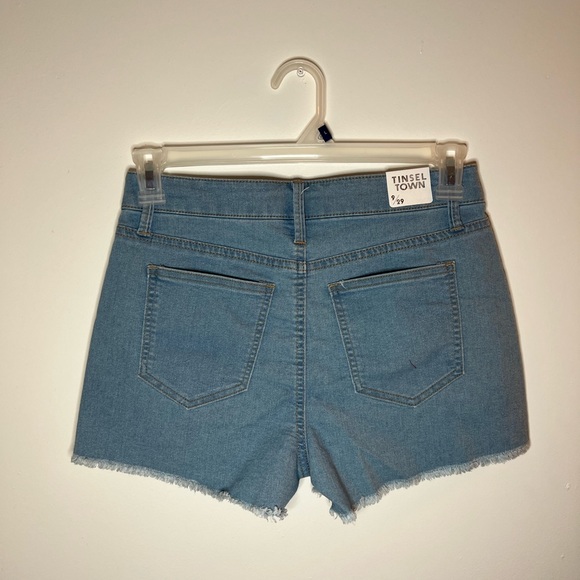 Mid/ High Rise Short - Picture 3 of 3